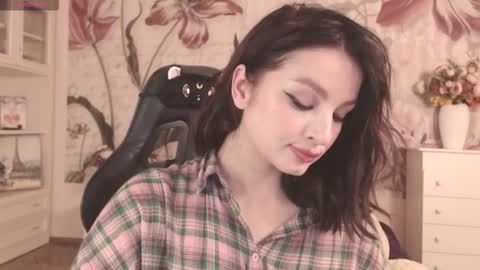 Snapshot of britneybarker chatting on September 2025 08:32:01 PM britneybarker online show from September 2025 08:32:01 PM