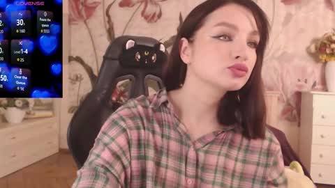 Snapshot of britneybarker chatting on September 2025 04:03:01 AM britneybarker online show from September 2025 04:03:01 AM