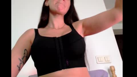 Snapshot of britneydivine chatting on October 2025 07:04:02 AM Britney online show from October 2025 07:04:02 AM