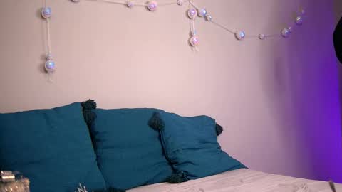 britneyhudson online show from December 2025 05:04:02 AM