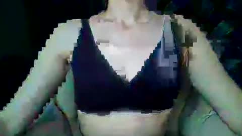 Snapshot of britneykittens chatting on January 2025 03:07:01 PM BritneyKittens online show from January 2025 03:07:01 PM