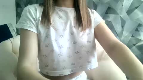 Snapshot of britneykittens chatting on January 2025 09:04:02 AM BritneyKittens online show from January 2025 09:04:02 AM