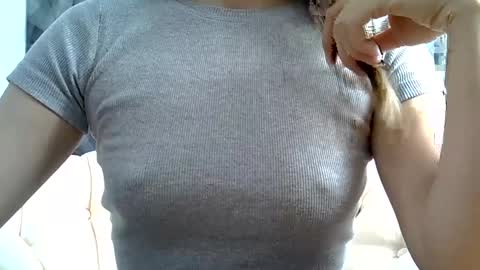 Snapshot of britneykittens chatting on March 2025 07:05:02 AM BritneyKittens online show from March 2025 07:05:02 AM