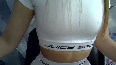 Snapshot of britneykittens chatting on November 2025 07:18:02 AM BritneyKittens online show from November 2025 07:18:02 AM