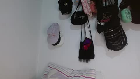 maru miaw   Please help me to reach 100 thumbs up online show from October 2025 01:11:01 AM