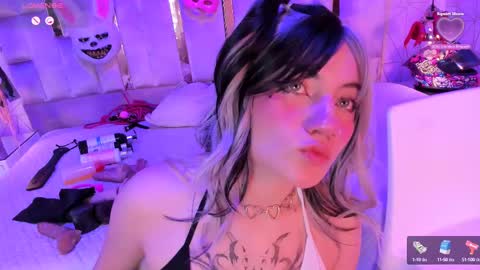     online show from January 2025 01:04:02 PM