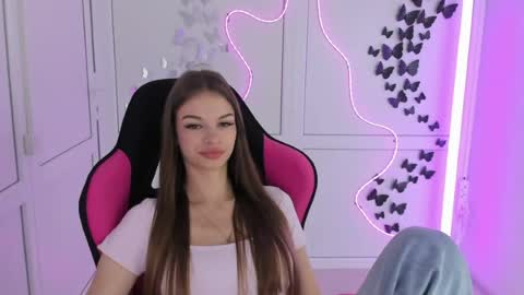 Snapshot of brooklunglow_ chatting on July 2026 06:53:02 AM Vlada online show from July 2026 06:53:02 AM