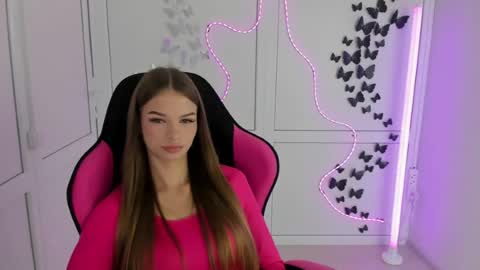 Snapshot of brooklunglow_ chatting on July 2026 12:41:02 PM Vlada online show from July 2026 12:41:02 PM