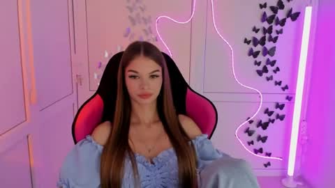 Snapshot of brooklunglow_ chatting on July 2026 12:12:01 PM Vlada online show from July 2026 12:12:01 PM
