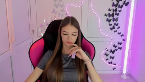 Snapshot of brooklunglow_ chatting on July 2026 01:09:01 PM Vlada online show from July 2026 01:09:01 PM
