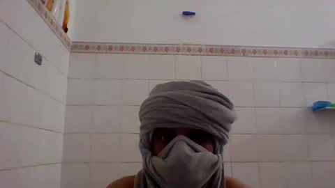 Snapshot of brownmanin40s chatting on May 2026 07:00:02 PM brownmanin40s online show from May 2026 07:00:02 PM