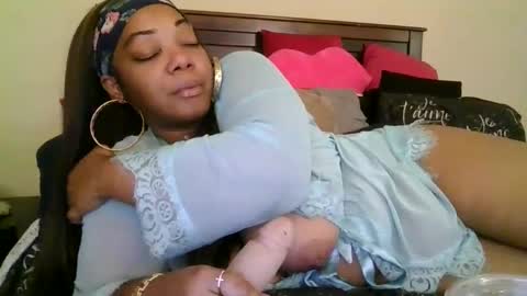 brownroundrenee online show from September 2025 09:41:02 AM