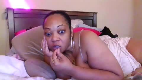 brownroundrenee online show from November 2025 11:11:02 AM