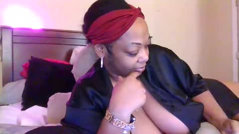 brownroundrenee online show from November 2025 11:21:01 AM