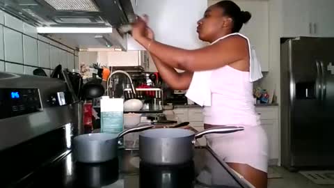 Brownsuagrcutie online show from December 2025 01:44:01 AM