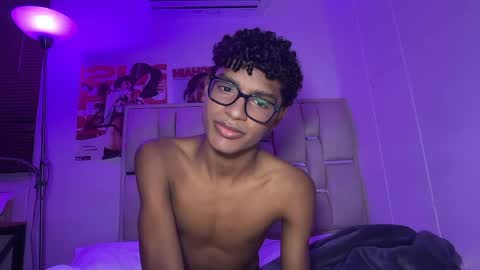 Snapshot of brownytwinkyandre chatting on April 2026 03:22:01 AM Andre online show from April 2026 03:22:01 AM