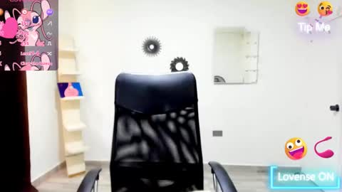 bruce_1111 online show from September 2025 06:08:01 PM