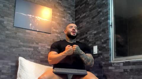 brucedallas online show from December 2025 12:05:01 AM