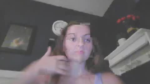 Snapshot of brunettebaby040 chatting on October 2025 06:03:01 AM brunettebaby040 online show from October 2025 06:03:01 AM