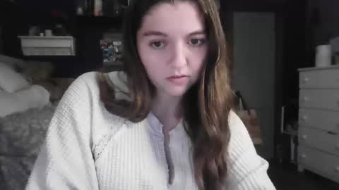 Snapshot of brunettebaby040 chatting on November 2025 01:37:01 AM brunettebaby040 online show from November 2025 01:37:01 AM