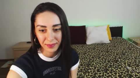 Snapshot of brunettgirl_ chatting on January 2025 09:24:01 AM Ellis online show from January 2025 09:24:01 AM