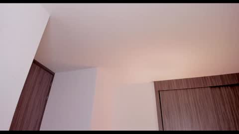     online show from December 2024 05:15:01 PM