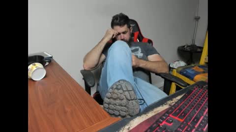 BRUTALMASTER1983 online show from November 2025 07:46:02 PM