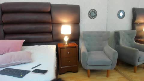 bryannamiller online show from November 2025 01:22:01 PM