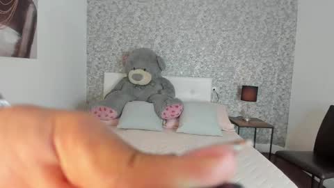 Snapshot of bryhanna_x chatting on May 2026 02:53:01 AM Bryhanna online show from May 2026 02:53:01 AM