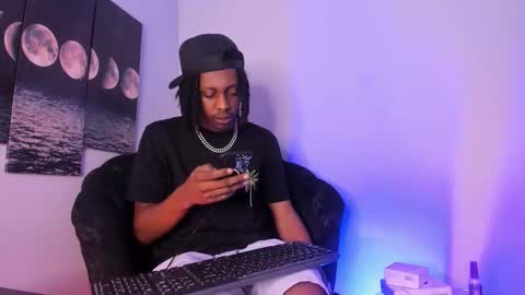 Bryxon  online show from September 2025 03:00:02 PM