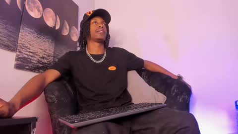 Bryxon  online show from September 2025 03:45:01 PM