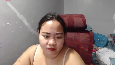 Snapshot of bubblebuttpinay chatting on May 2026 06:52:01 AM Sunshine online show from May 2026 06:52:01 AM