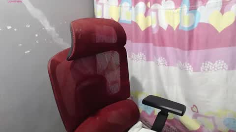 Snapshot of bubblebuttpinay chatting on May 2026 11:23:04 PM Sunshine online show from May 2026 11:23:04 PM