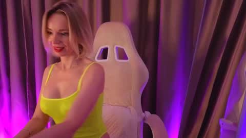 bubbling_crush online show from February 2025 10:51:01 PM