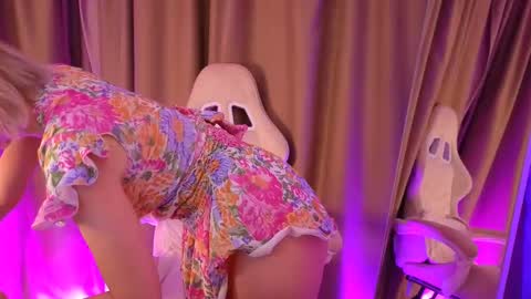 bubbling_crush online show from February 2025 11:43:01 PM