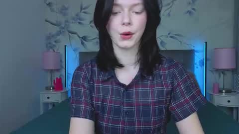 Leona online show from February 2026 10:14:02 PM