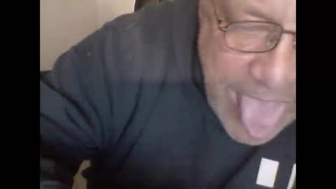 Snapshot of buddyluvzumore chatting on December 2024 03:22:02 AM buddyluvzumore online show from December 2024 03:22:02 AM