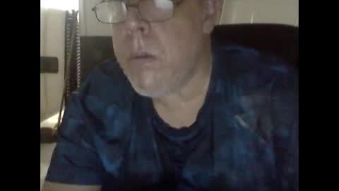 Snapshot of buddyluvzumore chatting on January 2025 08:33:01 AM buddyluvzumore online show from January 2025 08:33:01 AM