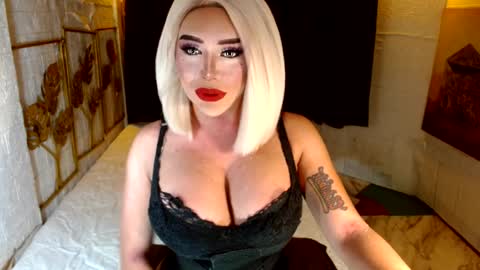 Lucienne online show from September 2025 09:20:01 AM