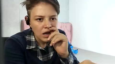 Snapshot of bug2025 chatting on September 2025 04:23:01 AM bug2025 online show from September 2025 04:23:01 AM