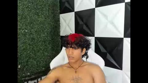 bull_cam online show from December 2025 05:32:01 PM