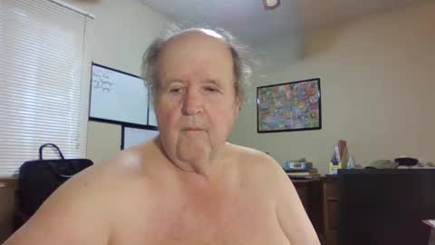 bullfrogg5050 online show from October 2025 10:18:01 PM