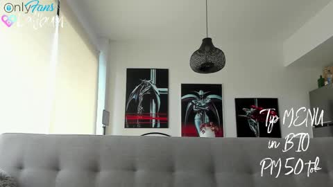 Ivan online show from November 2025 07:49:02 PM