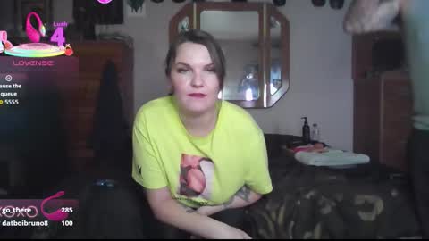 Snapshot of bunny_n_clyde_69 chatting on November 2025 02:44:02 AM Bunny N Clyde online show from November 2025 02:44:02 AM