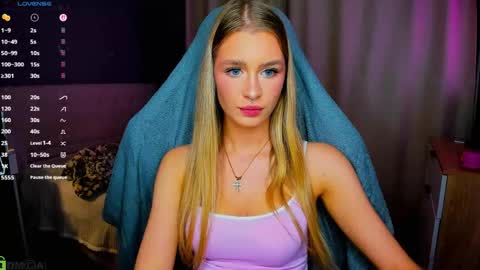 Snapshot of bunny_wetty chatting on June 2026 07:42:01 PM ruslana online show from June 2026 07:42:01 PM