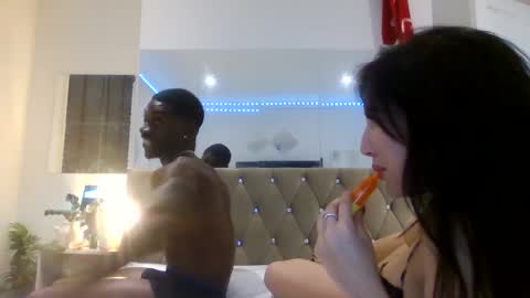 Snapshot of bunnyandbuck chatting on September 2025 10:53:02 PM bunnyandbuck online show from September 2025 10:53:02 PM