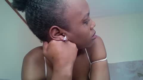 bunnydiva_ online show from October 2025 09:18:01 AM