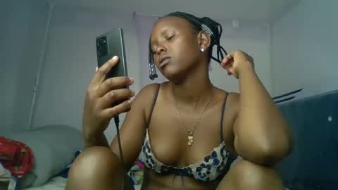Snapshot of bunnydiva_ chatting on May 2026 01:40:01 PM bunnydiva_ online show from May 2026 01:40:01 PM