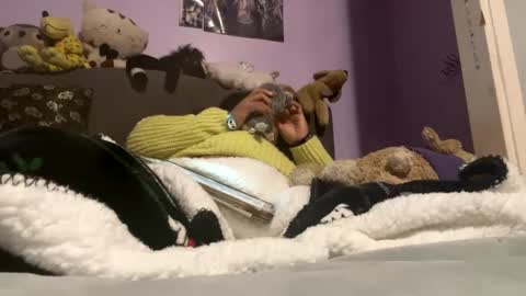 Snapshot of bunnyslittlecum chatting on December 2024 07:15:02 AM Bunnygirl Onyx online show from December 2024 07:15:02 AM