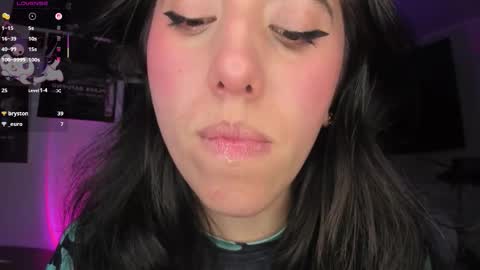 Jess online show from March 2026 04:28:02 AM